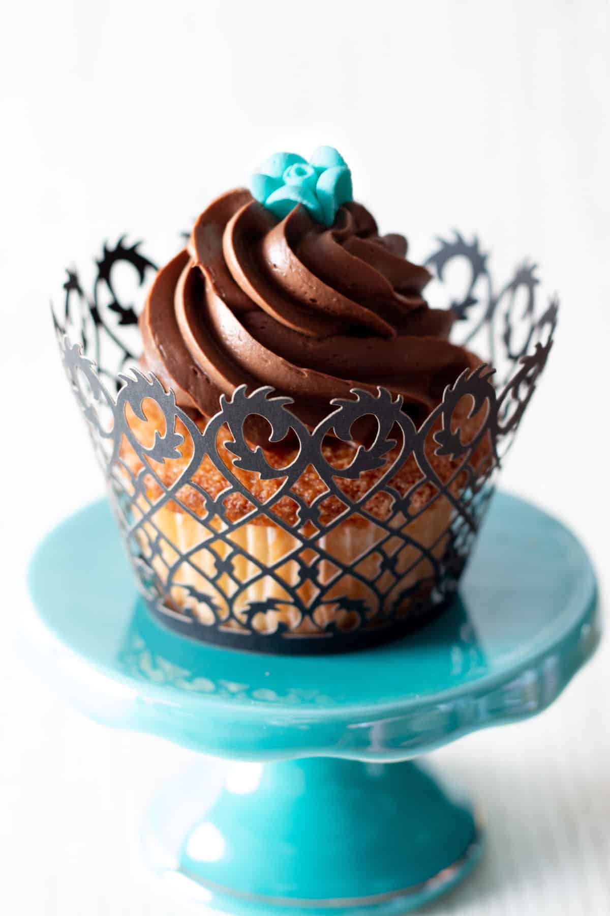 Master Decadent Chocolate Ganache Frosting for All Desserts